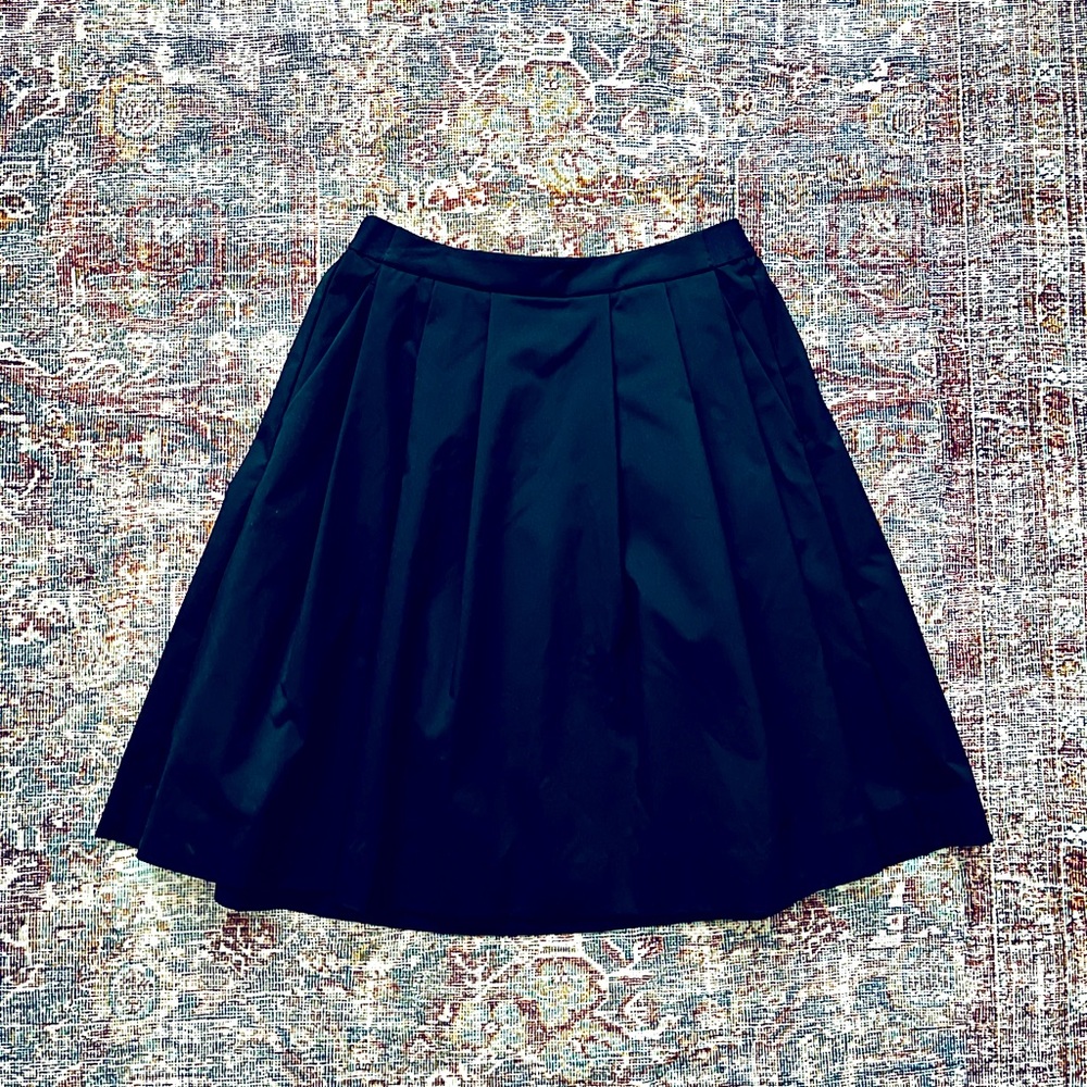 Uniqlo Navy Dry Stretch Tucked Pleated Skirt